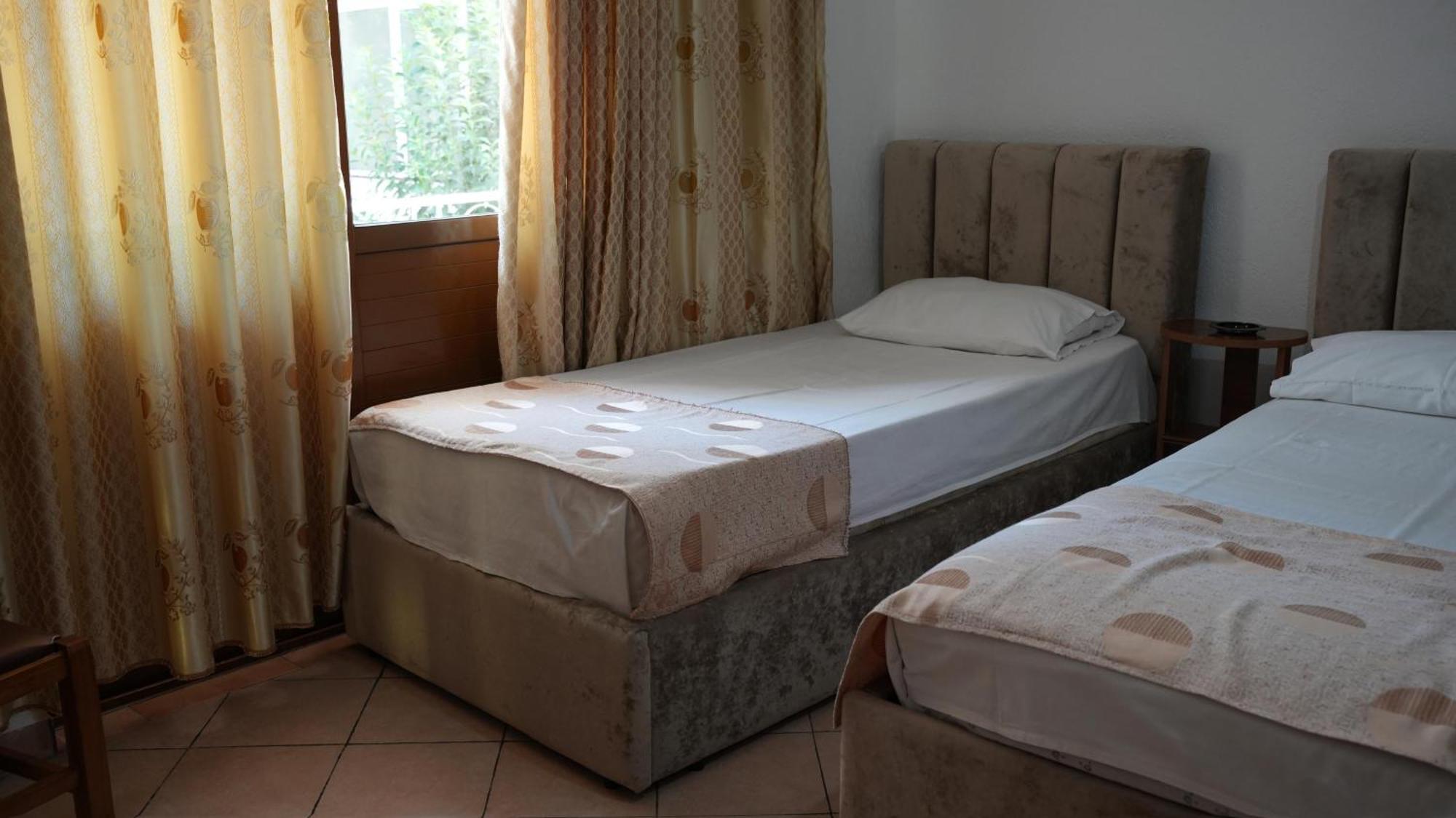 Alen Bar 3* Tirana
